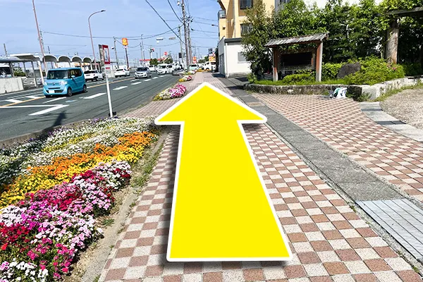60ｍ程道なりに進みます。
