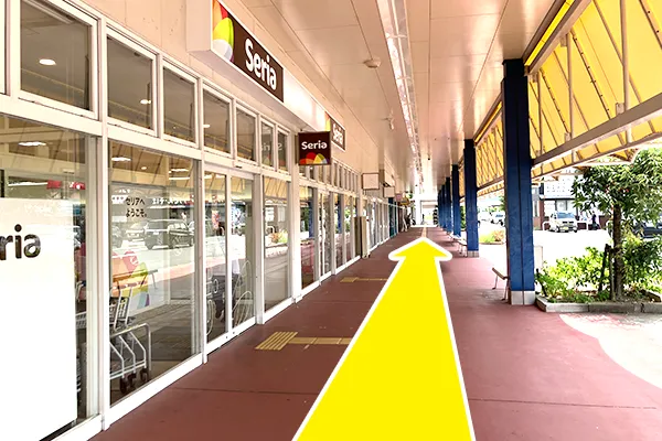 Seriaイオンタウン上板店を通過します。