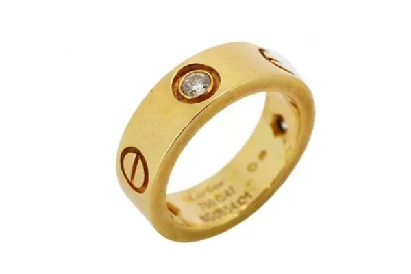 18金(K18)の結婚指輪で美しさを維持する方法