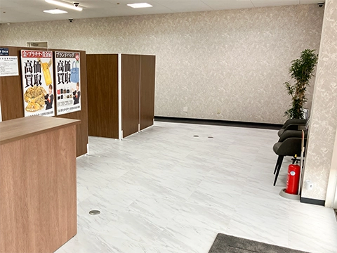 おたからや Fマートサーキット通り店