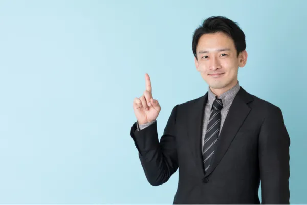 ポインティングするビジネスマン