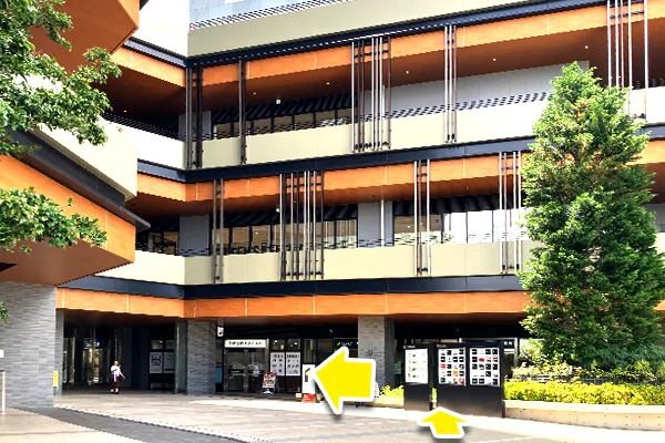 案内板が見えましたら斜め左に進みます。