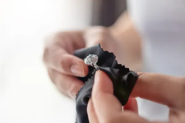 アガットのジュエリーを長く愛用するためのお手入れ方法