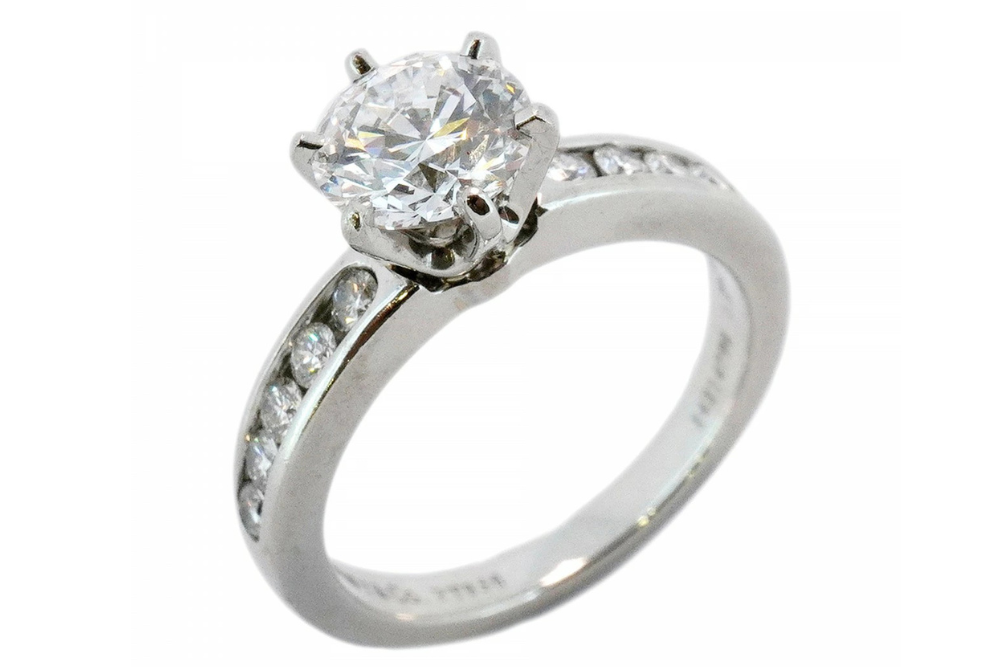 ティファニーの婚約指輪を価格帯別に紹介｜40万円台から選べるモデルも