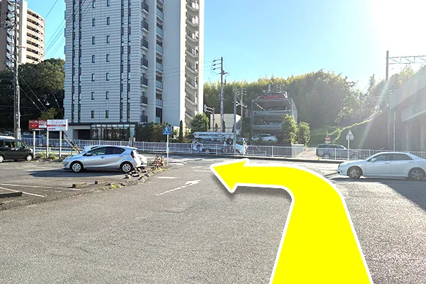 横断歩道を渡ります。
