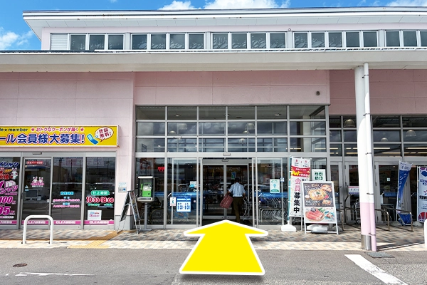 施設内に入ります。