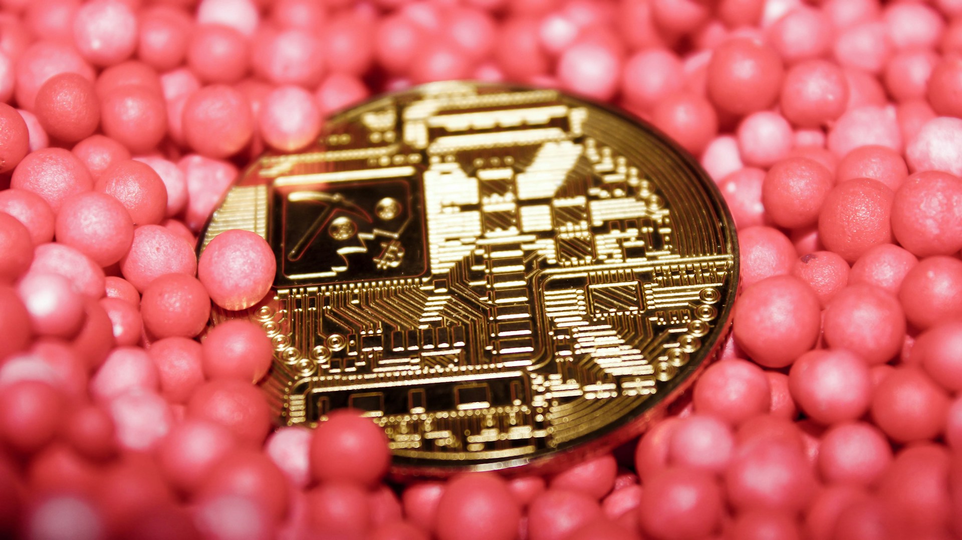 金投資の費用比較｜純金積立サービス別のコスト