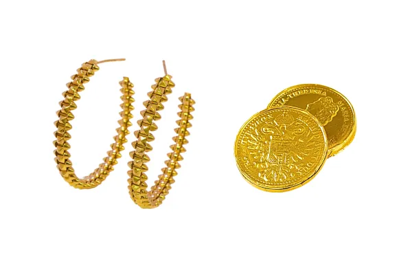 カルティエ ピアス　金のコイン