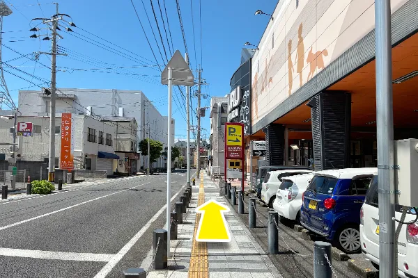 下車した後、市役所方面へ進みます。