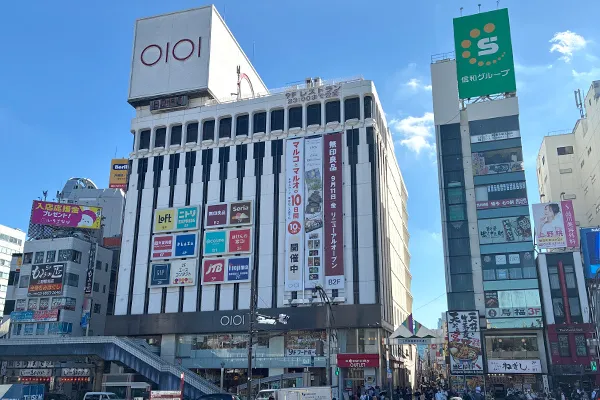 広小路口出たらすぐ正面に上野マルイがあります。