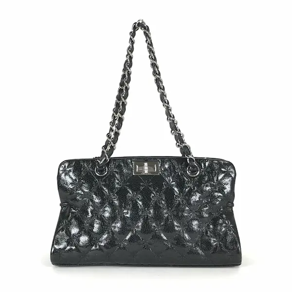 シャネル 2.55 ショルダーバッグ ハンドバッグ レザー キルティングステッチ ブラック×ゴールド金具 チェーンストラップ