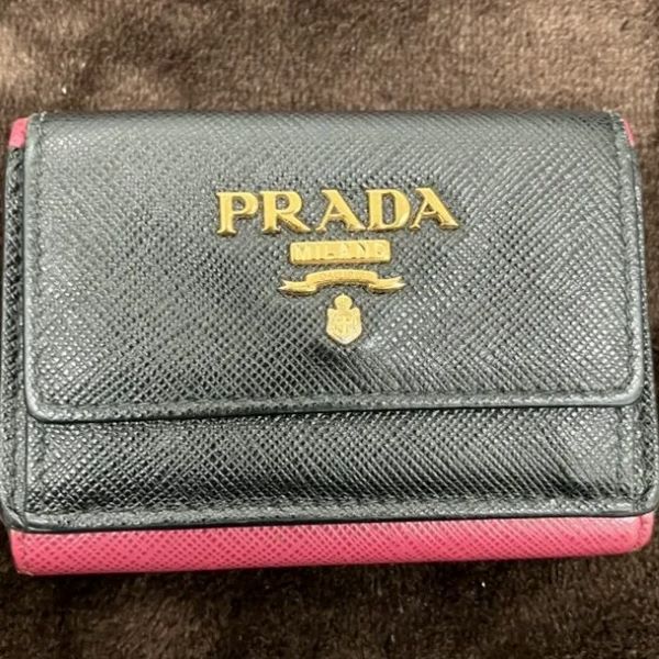 プラダ　3つ折り財布　レザー