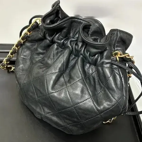 シャネル　マトラッセ　巾着型　チェーンショルダーバッグ