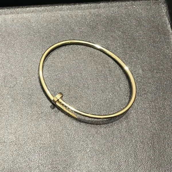 カルティエ　ジュスト アン クル
