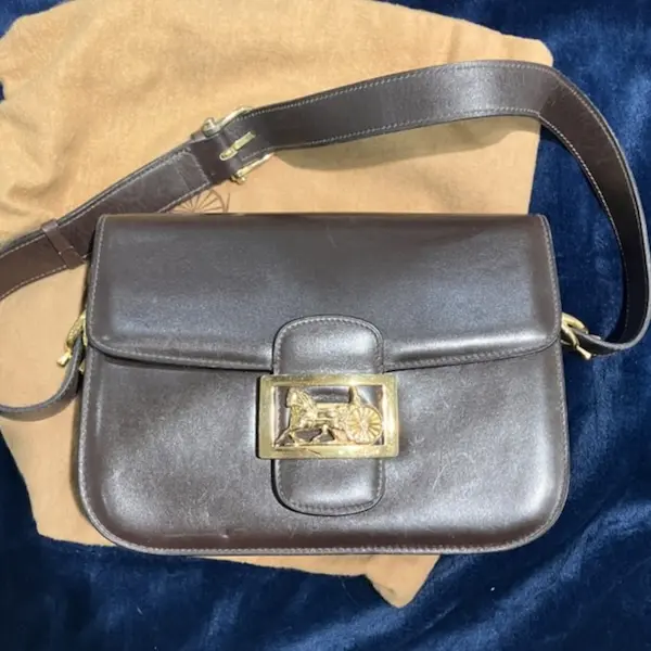 セリーヌ　馬車金具　ショルダーバッグ
