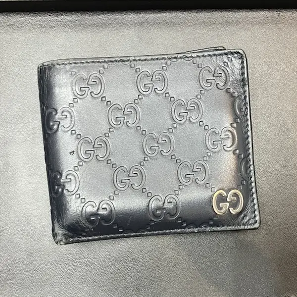 グッチ　グッチシマ　二つ折り財布