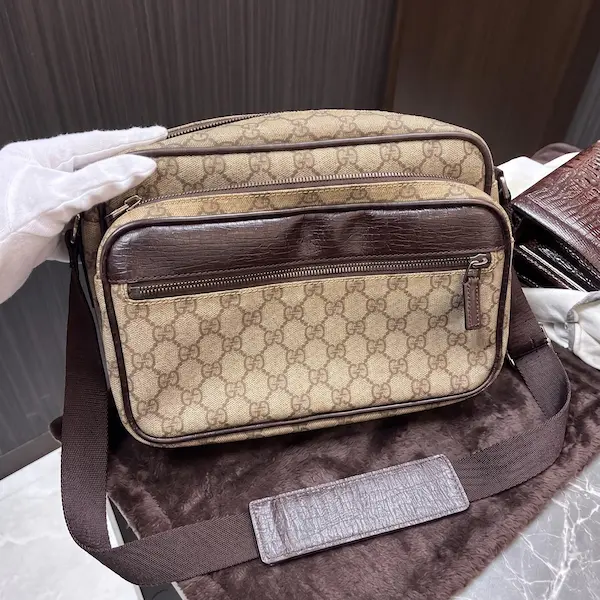 グッチ　GGスプリーム　ショルダーバッグ