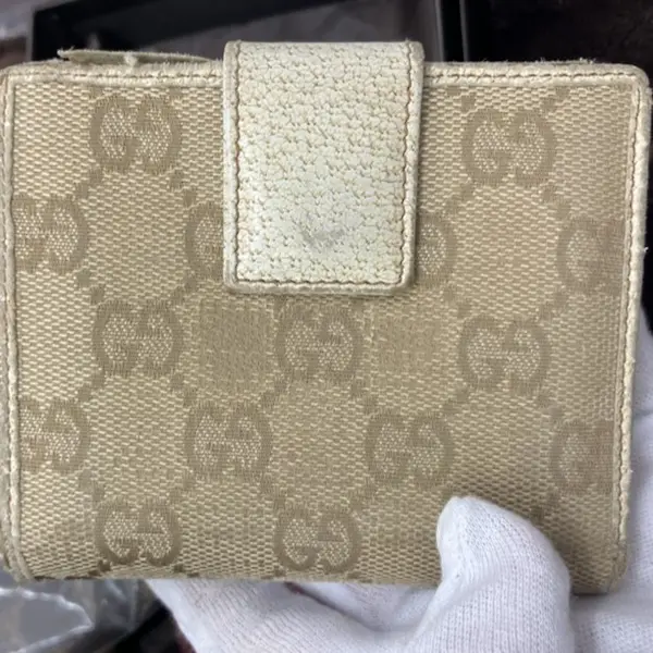グッチ　GGキャンバス　二つ折り財布