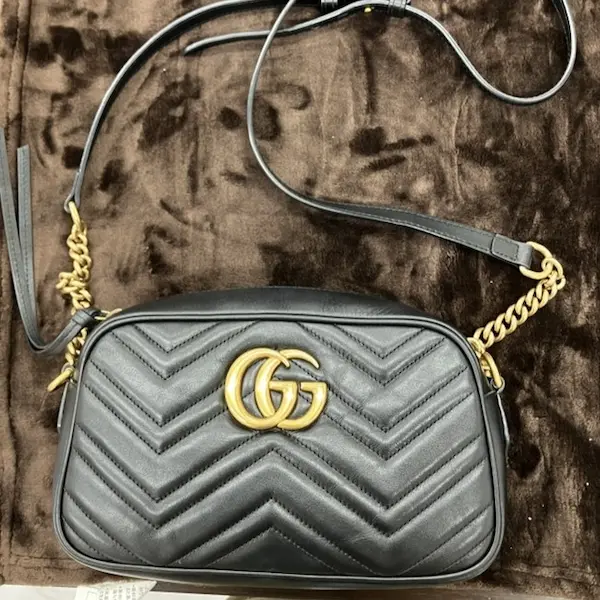 グッチ　GGマーモント　キルティング　ショルダーバッグ