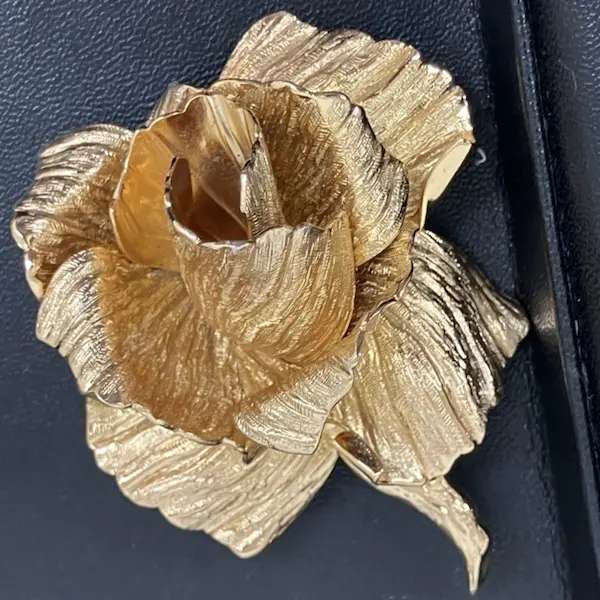 ディオール　薔薇 モチーフ　ブローチ