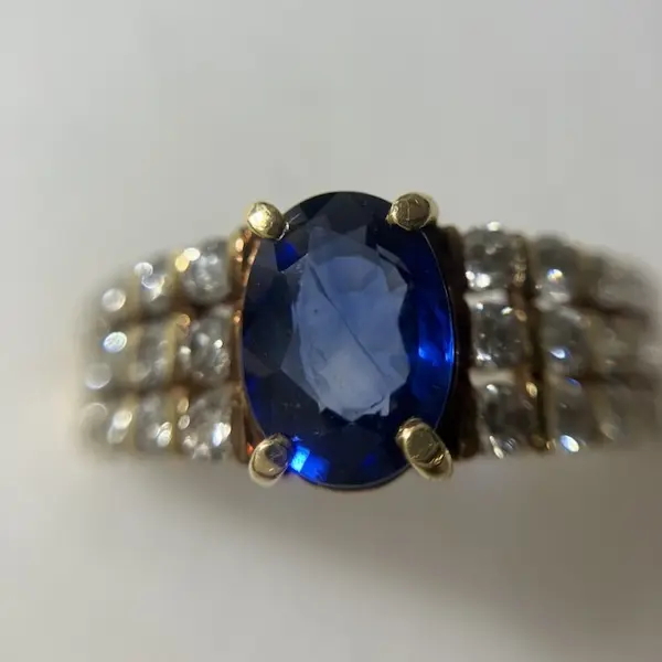 サファイア　1.23ct