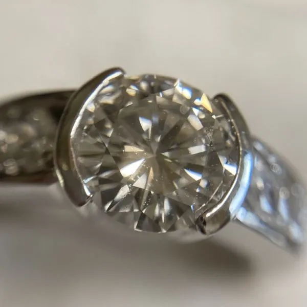 ダイヤ　1.29ct