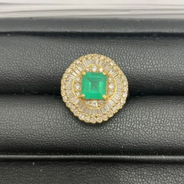 エメラルド　1.20ct