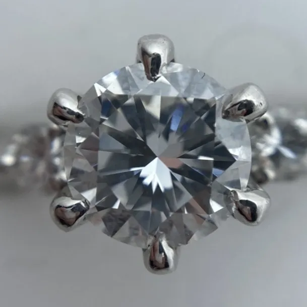 ダイヤ　0.71ct