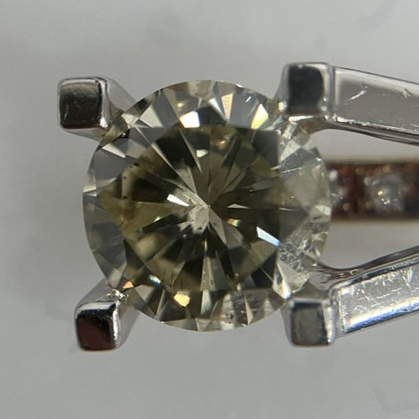 ダイヤ　1.065ct
