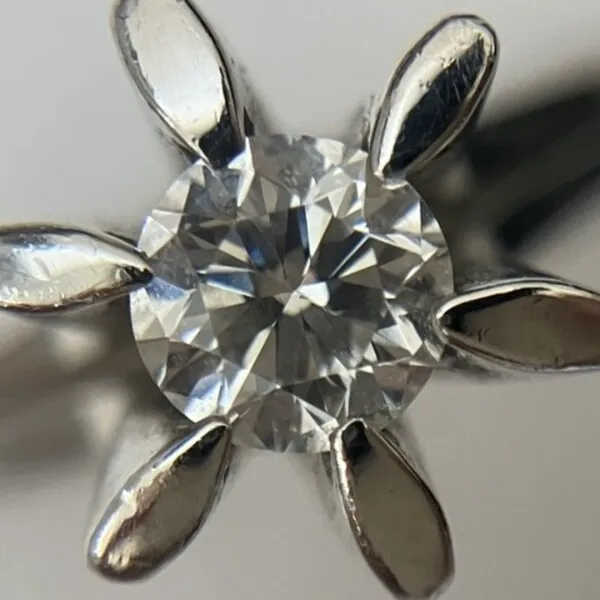 ダイヤ　0.317ct