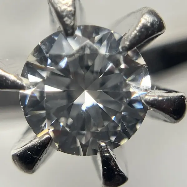 ダイヤ　0.32ct