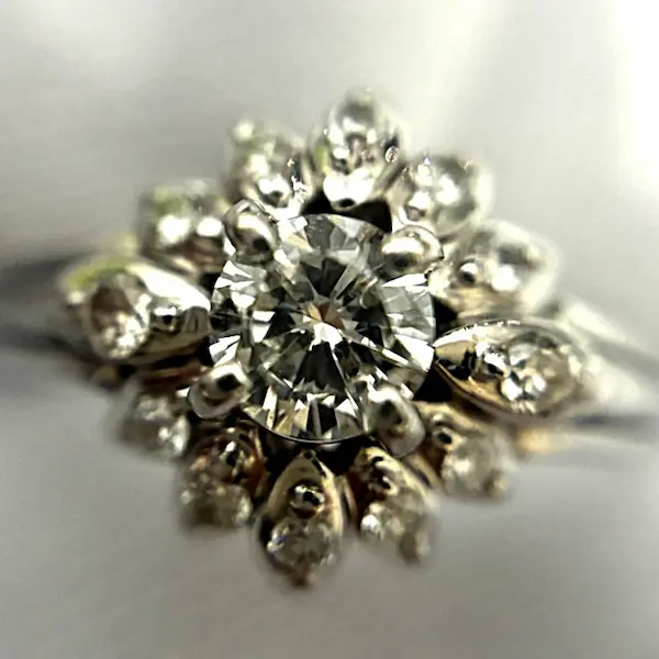 ダイヤ　0.27ct