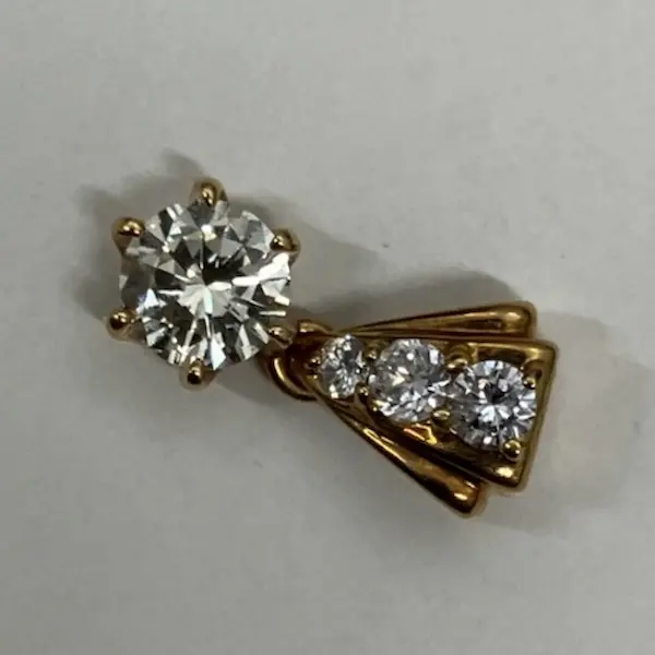ダイヤ　0.4ct