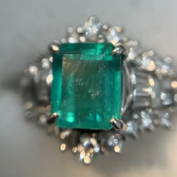 エメラルド　1.47ct
