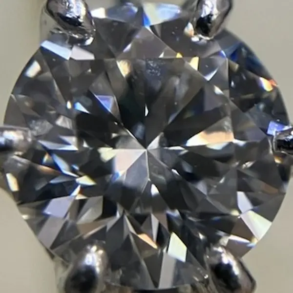 ダイヤ　0.7ct