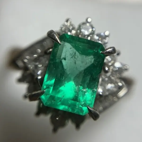 エメラルド　1.58ct