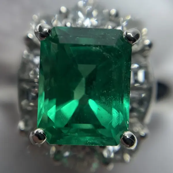 エメラルド　2.07ct