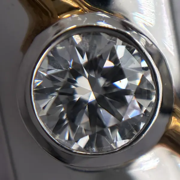 ダイヤ　0.304ct