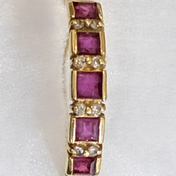 ルビー　0.7ct