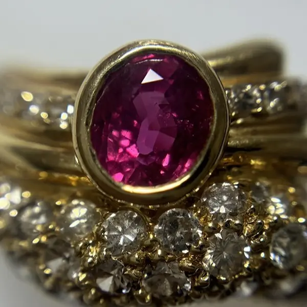 ルビー　0.76ct