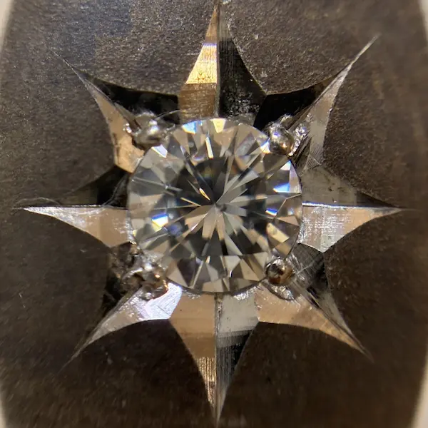 ダイヤ　0.31ct