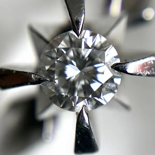 ダイヤ　0.27ct