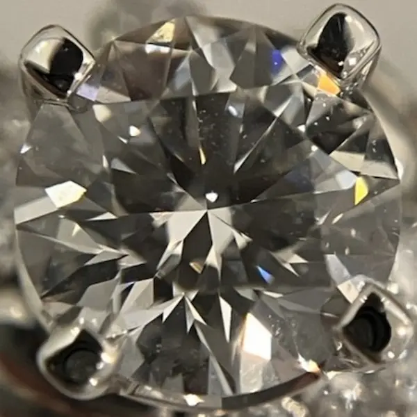 ダイヤ　0.323ct