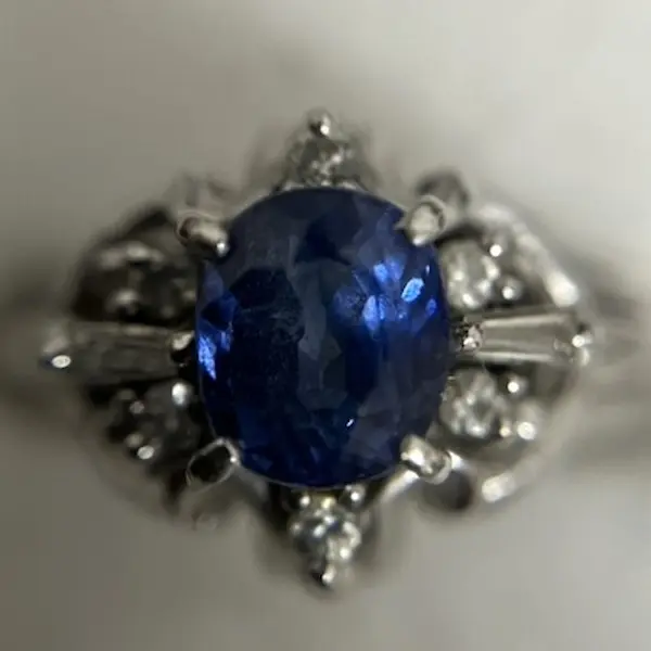 サファイア　0.66ct