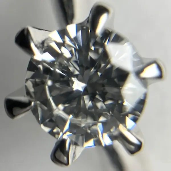 ダイヤ　0.56ct