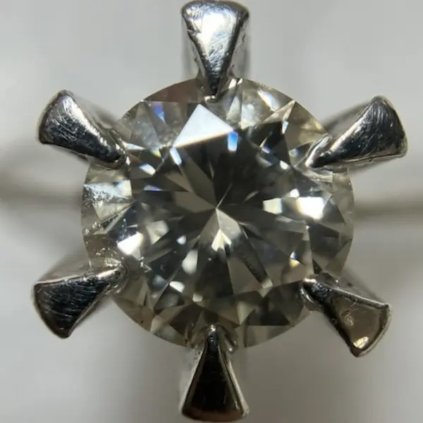 ダイヤ　0.82ct