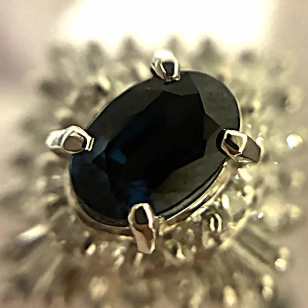 サファイア　0.81ct