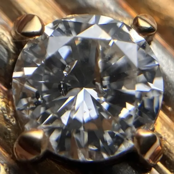 ダイヤ　0.39ct