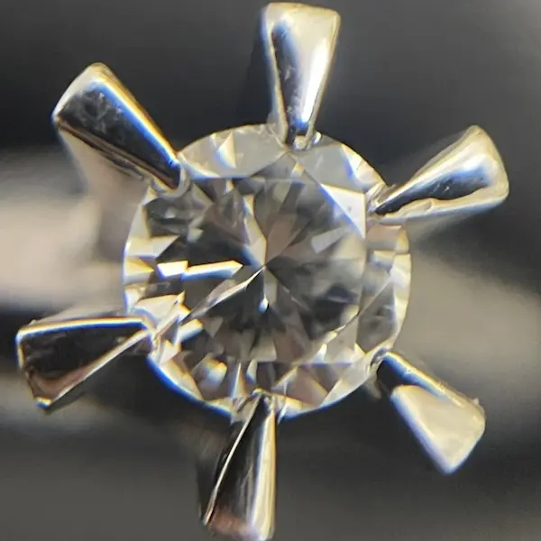 ダイヤ　0.27ct