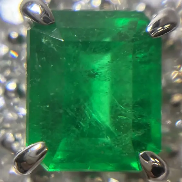 エメラルド　0.51ct